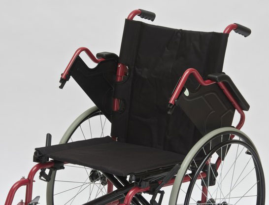 Кресло-коляска для инвалидов модель FS 909