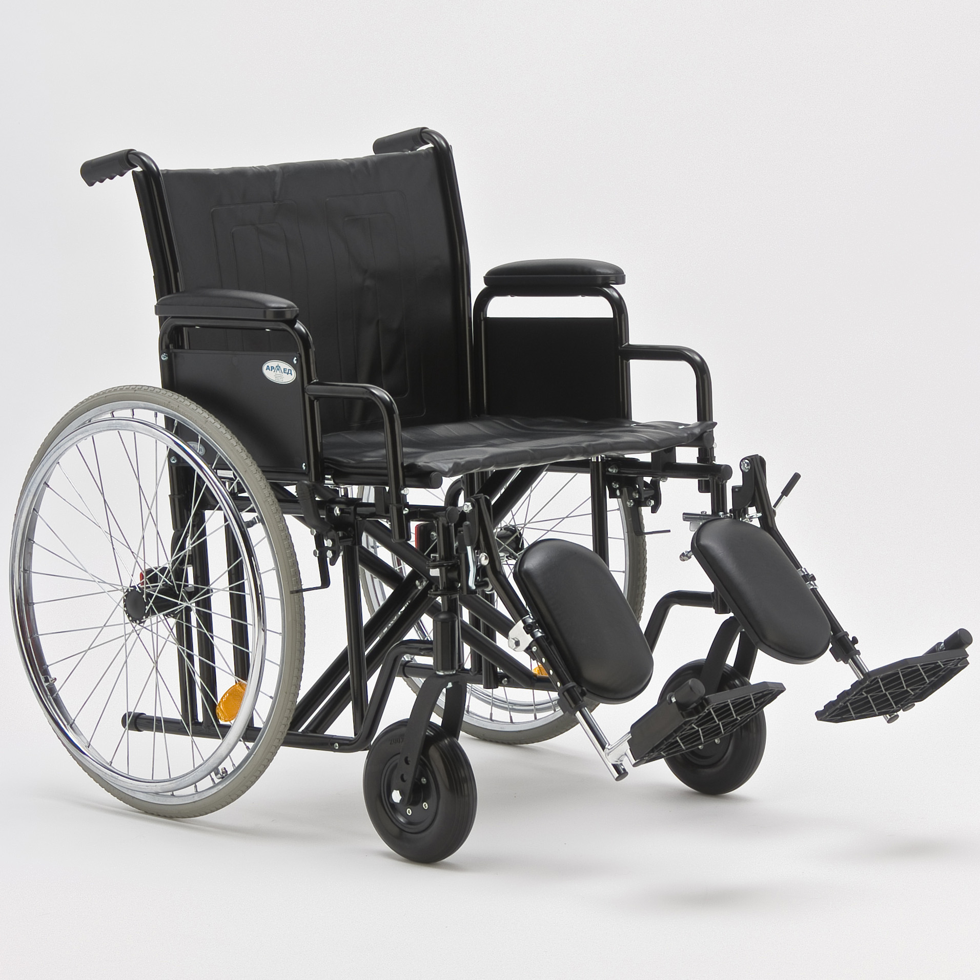 Кресло-коляска для инвалидов модель H002